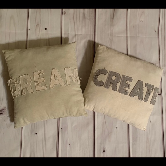 2 Decorative Rustic Pillows